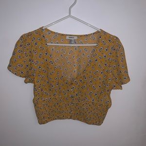 [M] 👚 F21 smocked floral top